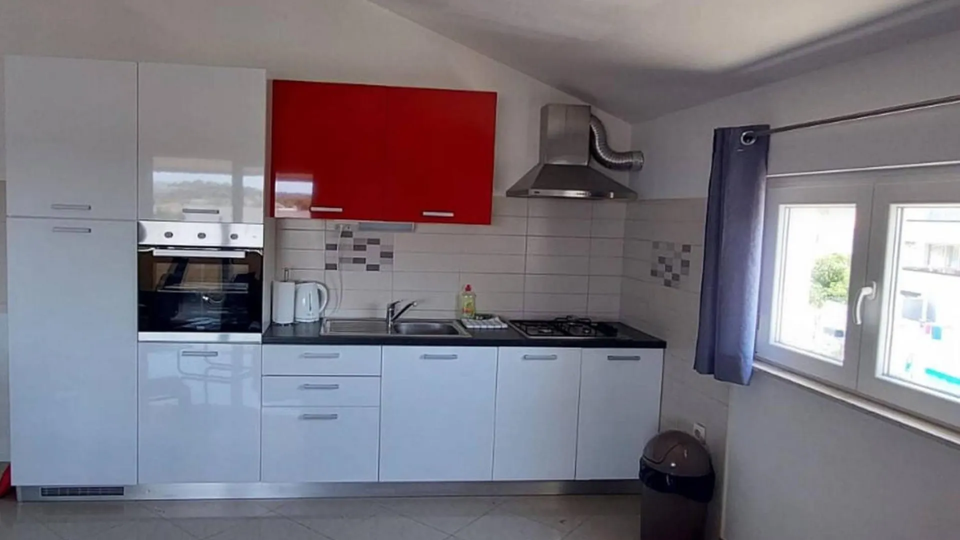 Expansive Ciovo Apartment With Sea-Views, Balcony And Outdoor Dining Trogir