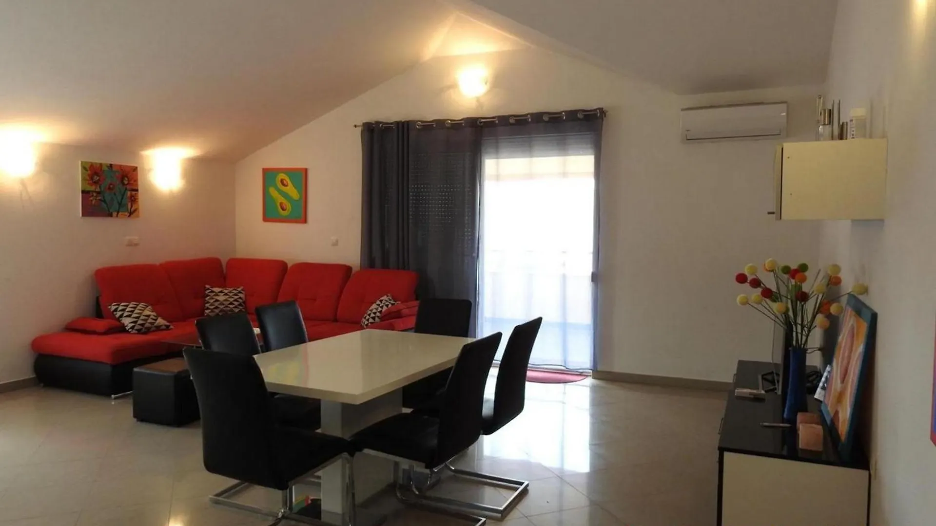 Expansive Ciovo Apartment With Sea-Views, Balcony And Outdoor Dining Trogir Croatia