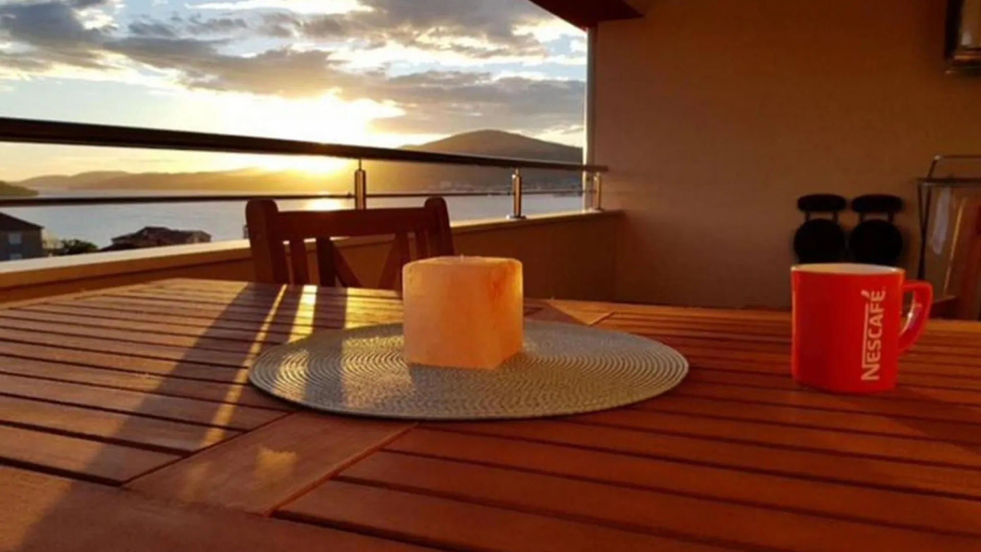 Expansive Ciovo Apartment With Sea-Views, Balcony And Outdoor Dining Trogir